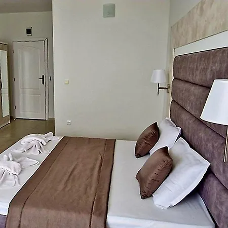 амон ра ゲストハウス プリモルスコ