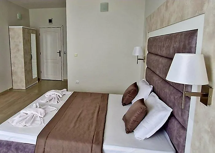 амон ра ゲストハウス プリモルスコ